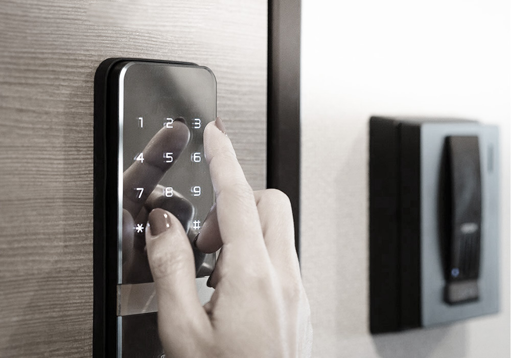 Access Control: Electronic lock management 